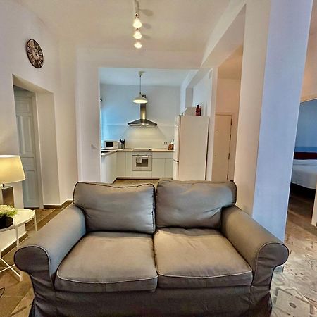 Acogedor Apt 8Pax 4Bdr 2Bth - Cozyhomesevilla1 Kültér fotó
