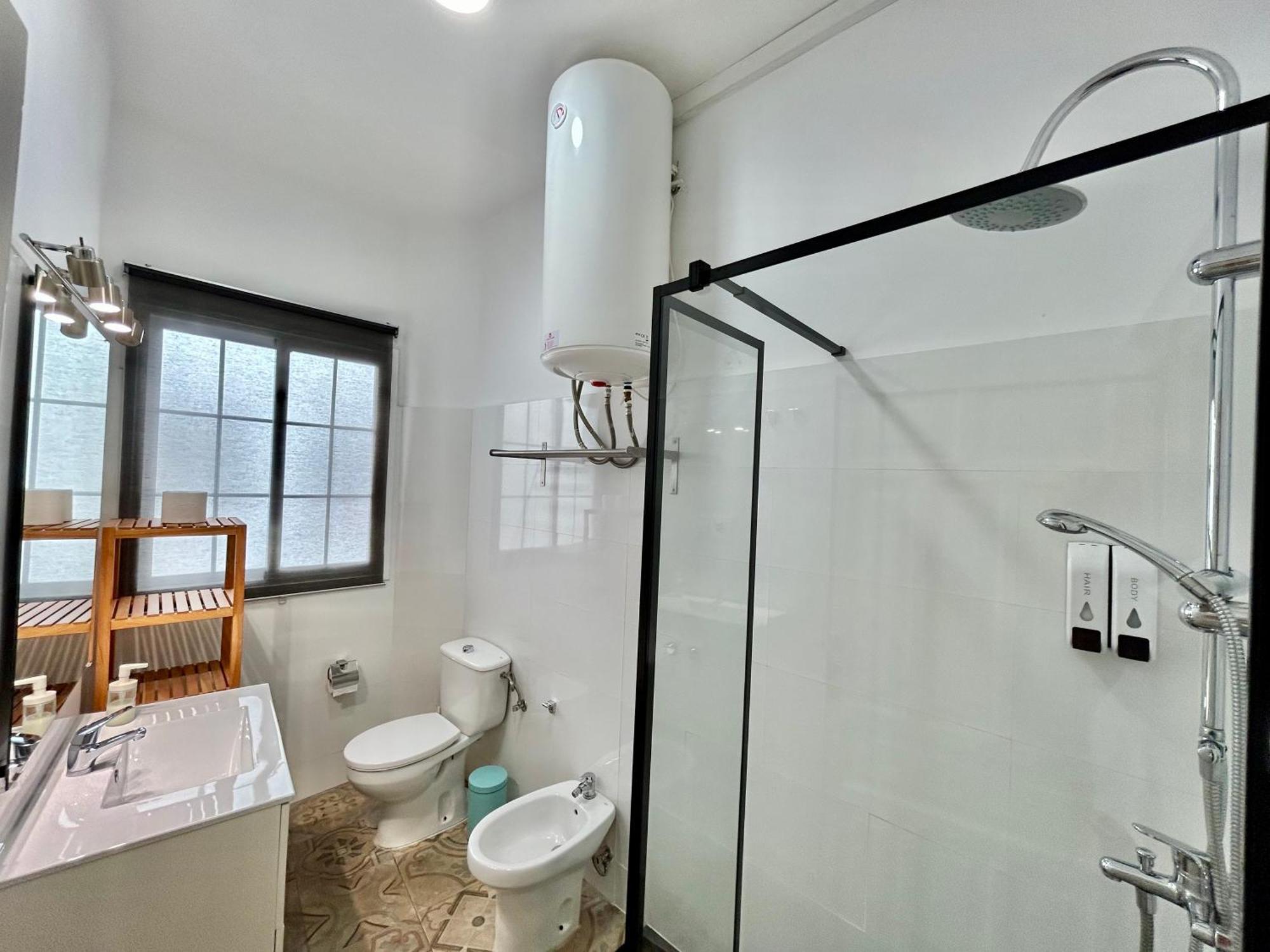 Acogedor Apt 8Pax 4Bdr 2Bth - Cozyhomesevilla1 Kültér fotó