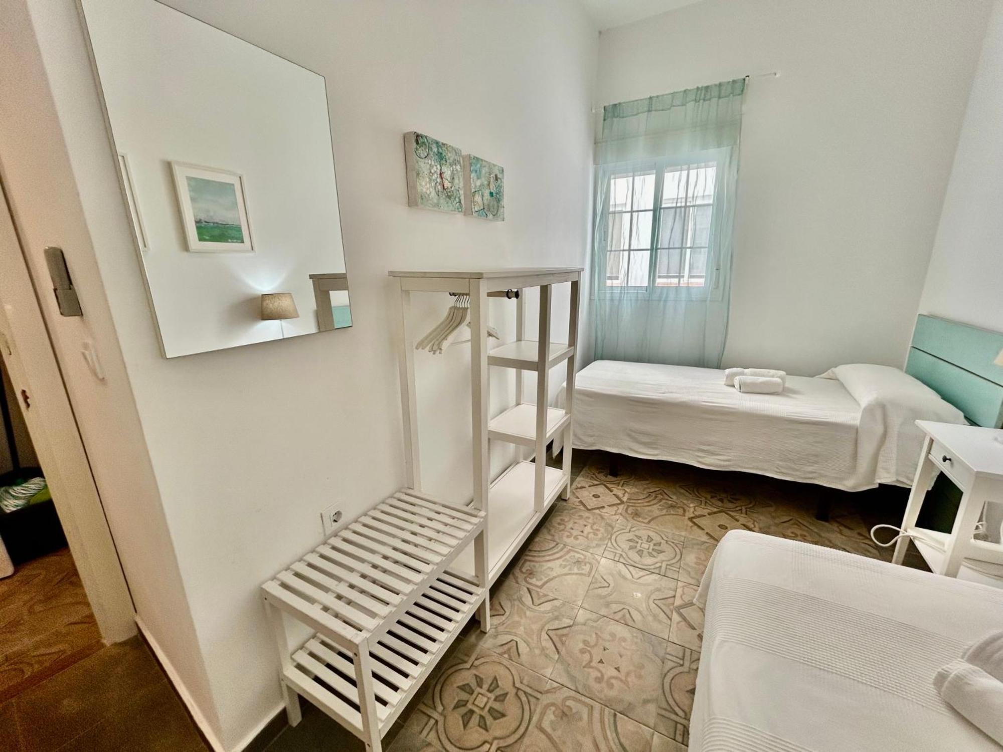 Acogedor Apt 8Pax 4Bdr 2Bth - Cozyhomesevilla1 Kültér fotó
