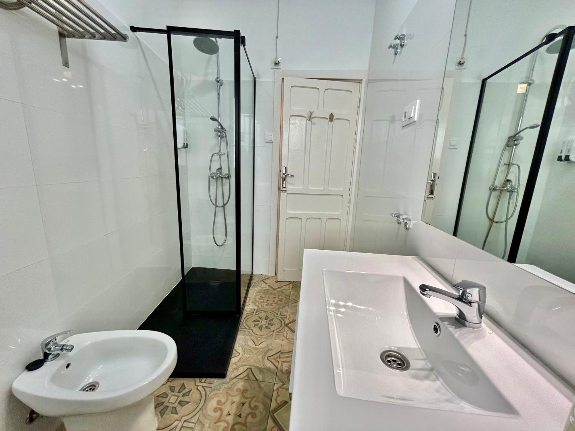Acogedor Apt 8Pax 4Bdr 2Bth - Cozyhomesevilla1 Kültér fotó