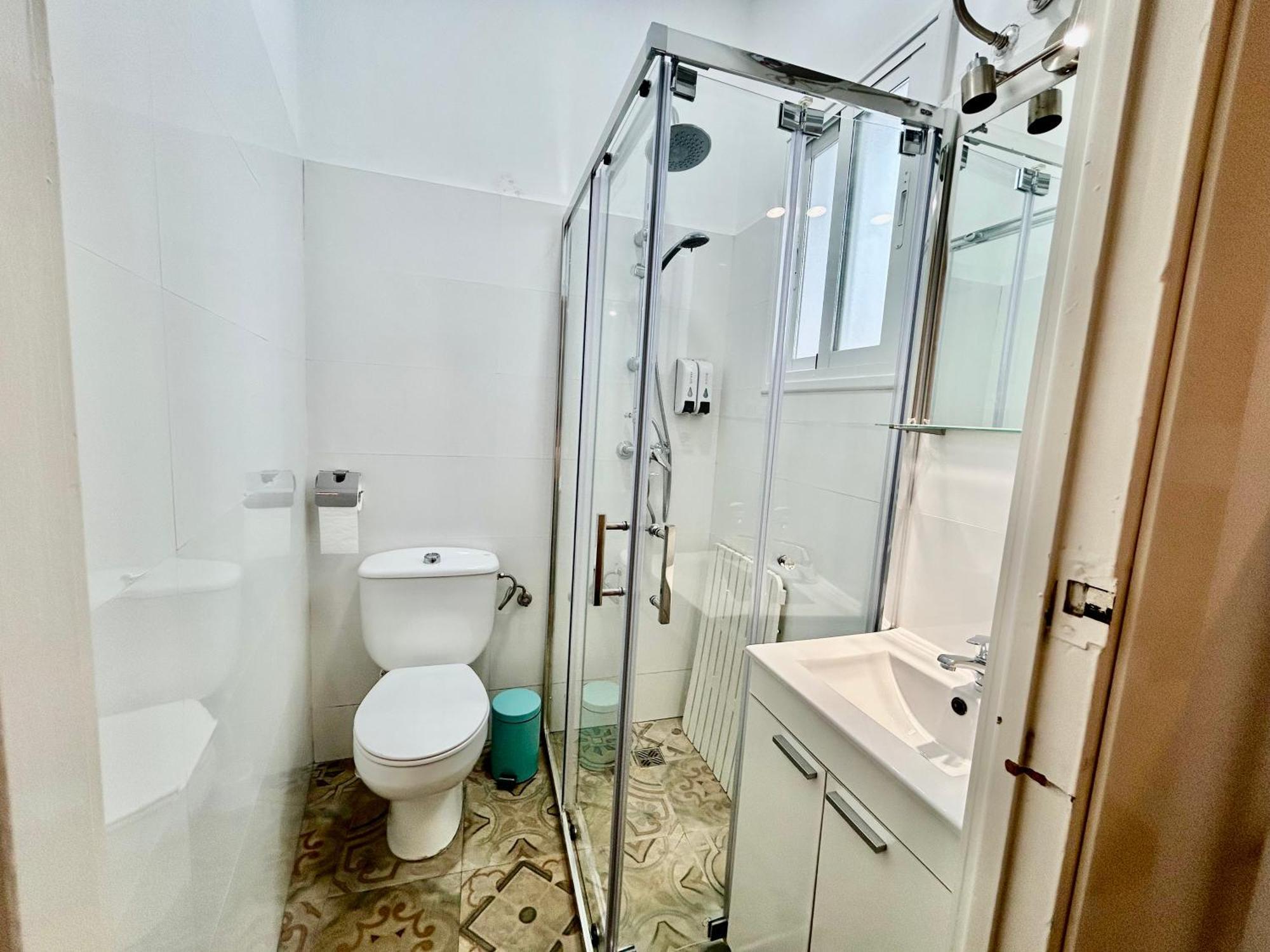 Acogedor Apt 8Pax 4Bdr 2Bth - Cozyhomesevilla1 Kültér fotó