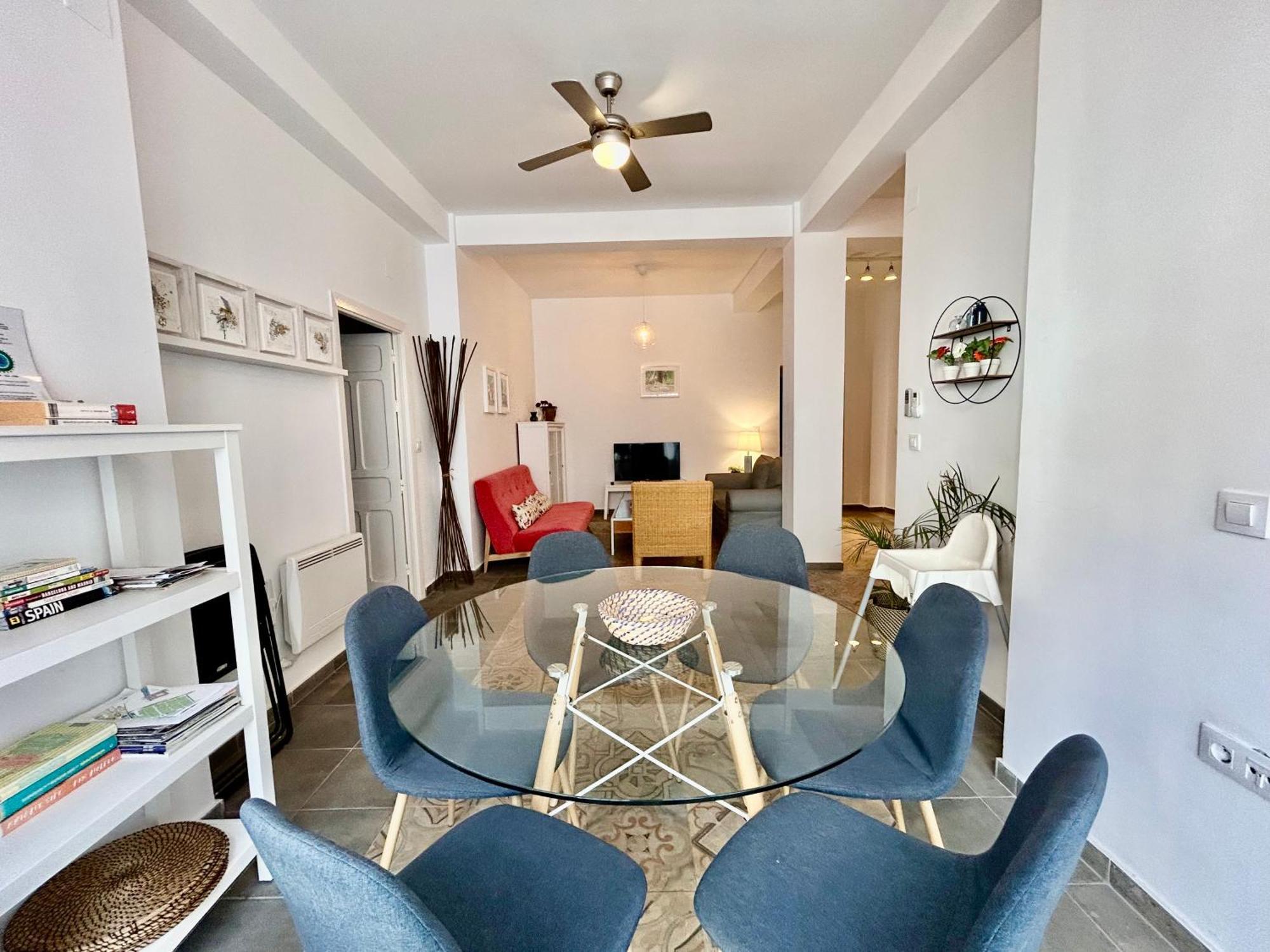 Acogedor Apt 8Pax 4Bdr 2Bth - Cozyhomesevilla1 Kültér fotó