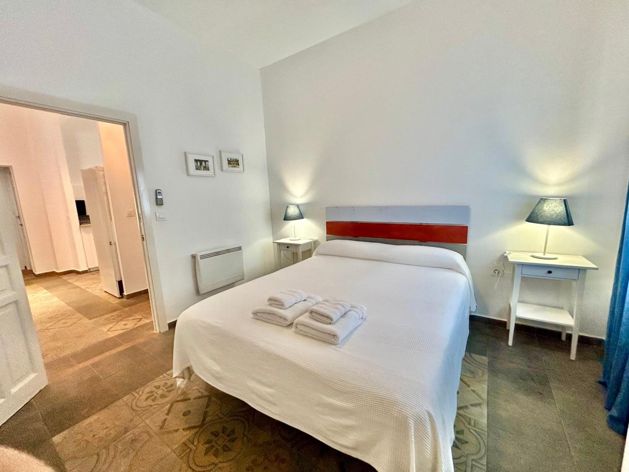 Acogedor Apt 8Pax 4Bdr 2Bth - Cozyhomesevilla1 Kültér fotó