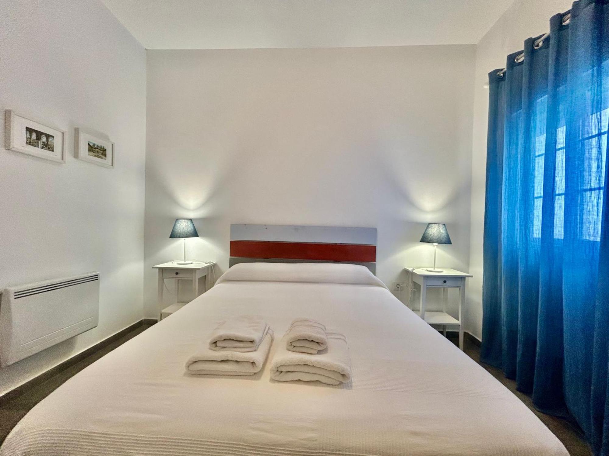 Acogedor Apt 8Pax 4Bdr 2Bth - Cozyhomesevilla1 Kültér fotó